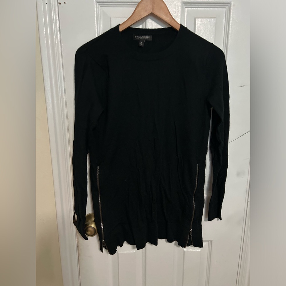 Banana Republic black zip side sweater Small